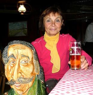 Troubená večerka SENIOŘI NA VÝLETĚ I přes nepřízeň počasí se uskutečnil výlet seniorů na Jesenicko (Vrbno pod pradědem, Zlatorudné Mlýny, Rejvíz, Jeseník a Karlova