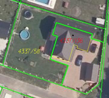 4337/58 je evidována s druhem pozemku orná půda. Část parcely č. 4337/58 nesplňuje definici zahrady (Obrázek 3).