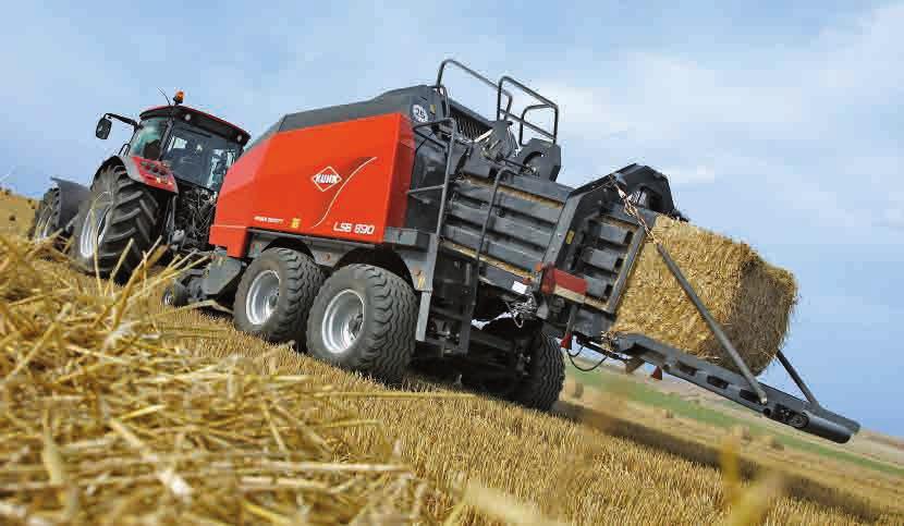 LSB 870 890 DOKONALÝ SYSTÉM VKLÁDÁNÍ! Stroje KUHN LSB 870 a 890 byly vyvinuty, aby plnily ty nejvyšší požadavky na lisování balíků o šířce 80 cm.