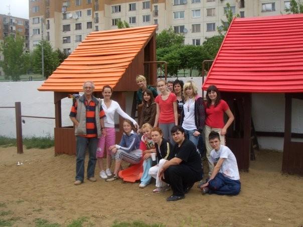 Projekty a aktivity MsPM Koncepcia práce s mládežou Projekty: Čo by mala dnešná mládež vedieť o protispoločenskej činnosti Mladým bez servítky Krajšie je vonku ako v bare!