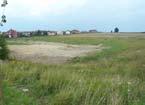Cena: 79 700 Rozľahlý podpivničený RD s pozemkom o rozlohe 395 m 2, zastavaná plocha 116 m 2. 2 kuchyne, 2 obývačky, 7 spálni a 2 kúpeľne.