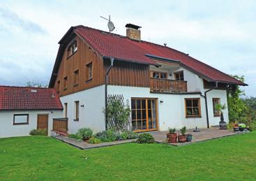 828 m 2 Třída G Částečně podsklepený dvougenerační dům se zabezpečenými vchodovými dvěřmi byl od roku