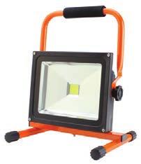 WM-10W-DE LED reflektor svetelný zdroj: 10W LED COB svetelný tok: 700lm teplota chromatickosti: 6000K (studená biela) Li-Ion batéria: 8,4V 4400mAh výdrž batérie: 4,5h doba nabíjania batérie: 3-4h