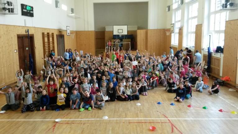 místě, kategorie mladší na 5. místě. Turnaje probíhají průběžně celý rok, výsledky se sčítají a na konci roku se vyhlásí celkové výsledky a týmy jsou odměněny. Dostanou drobné ceny, medaile a poháry.