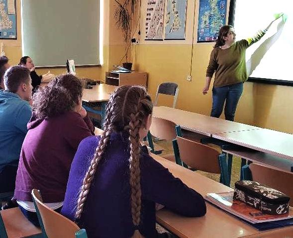 ročníků soutěže O pohár konzula, která probíhala vždy v Zabkowicích. V novém formátu se účastní čtyřčlenná družstva v kategorii do 16 let a v kategorii nad 16 let.