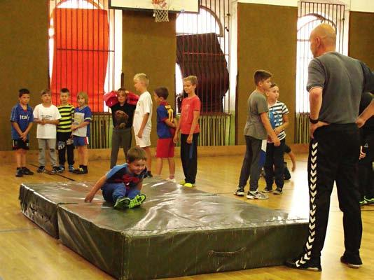 Na základě zpětné vazby od trenérů víme, že děti zapojené do projektu Bavíme se sportem rozvíjí pohybové schopnosti a obratnost, které se běžně ve sportovních klubech netrénují.