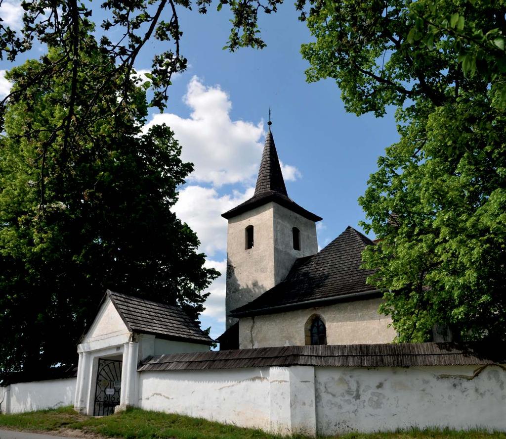 GOTICKÝ KOSTOL VŠETKÝCH SVÄTÝCH LUDROVÁ Rímskokatolícky gotický kostol Všetkých svätých z 13. storočia so zachovaným súborom unikátnych nástenných malieb.