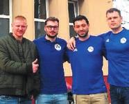 Synchronizované bruslení je totiž velmi náročnou disciplínou, jak pro nás na ledě, tak i pro trenéry týmu a samozřejmě, v neposlední řadě, i pro rodiče.