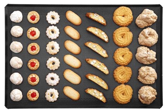 T42 (600x400 mm) - Různé sladké pečivo, croissanty, záviny, sušenky, pizza a focaccia na mod. ATF64. - Díky mikroperforaci je tepelná úprava dokonale jednotná.