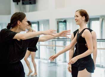 V současné době se Cora věnuje také choreografické tvorbě a vlastním projektům, zároveň však pomáhá souborům po celém světě v nastudování Kyliánových děl a sdílí s nimi své cenné zkušenosti.