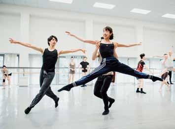 S Jiřím Kyliánem jsme pracovali intenzivně už před choreografií Křídla z vosku, takže všichni tanečníci, kteří se na inscenaci podíleli, Kyliánovi dobře rozuměli a když po nás něco chtěl, dokázali