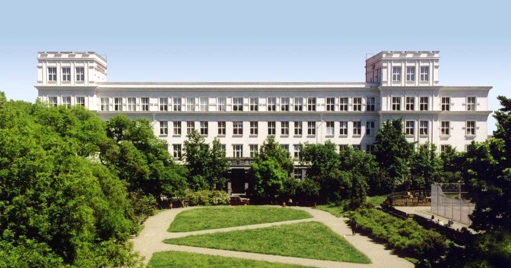 Vyšší odborná škola