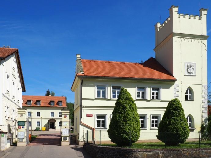 Současně také chceme připomenout drobné elektronické pomocníky pro vás, jako žadatele některých služeb. Ing.