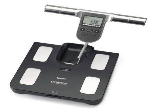 4.2. Omron BF508 Obrázek 9 - Omron BF508 [47] Tento přístroj je jednofrekvenční bioimpedanční měřící metodou, k měření se využívá proudu 0,5 ma a frekvenci 50 khz [19].
