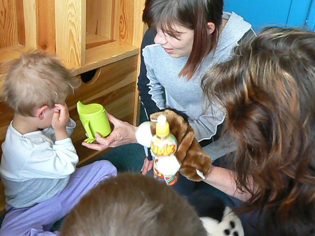 26. 4. Opět jedeme do FTN na stejná, již naše oddělení. Kristýnka je ve smutné- plakací náladě.
