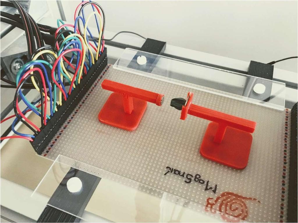 Obrázek 13: Platforma MagSnail s roboty vybavené magnetickým úchopovým systémem[13] 4.3.3 MAGSTRIVER, Název druhého prototypu je odvozen z anglického slova strive, které lze přeložit jako dřít.