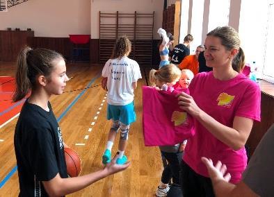 Hráčky: Ročník 2004 54 hráček Plán pro hráčky ročníku 2004: Přípravný kemp: 25. 27. 11. 2018 (místo bude upřesněno) Turnaj Bourges, Francie: 13. 17. 12. 2018 (plus doprava) 1. pol.