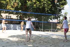 SPORTOVNÍ INFORMACE Nové hřiště na plážový volejbal v Rajhradě V sobotu 19. 7. bylo slavnostně otevřeno nové beach volejbalové hřiště za sokolovnou.