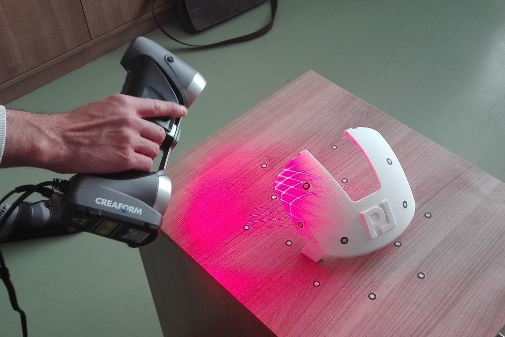 obrázek 3.8 ukazuje vlastní průběh skenování prototypu.