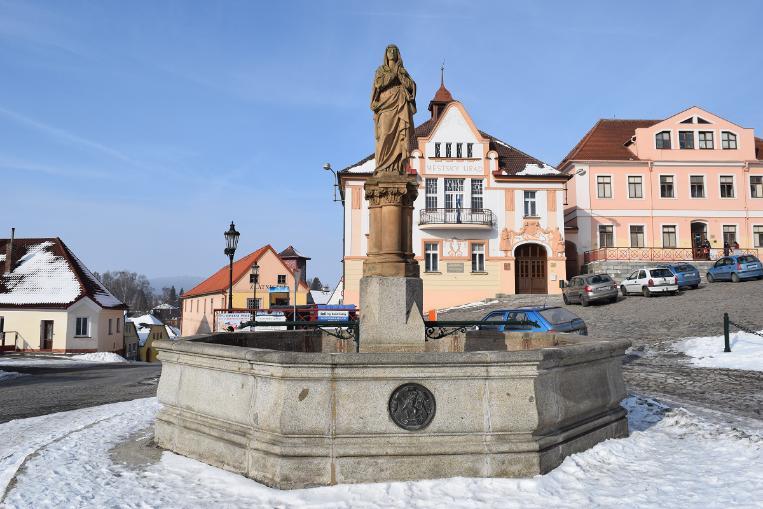 1891 schválil. Přičiněním strany katolické pro námitky a intriky však z toho sešlo (Palacký byl evangelík, školy piaristické, Nepomuk, poutní město sv. Jana Nepomuckého).