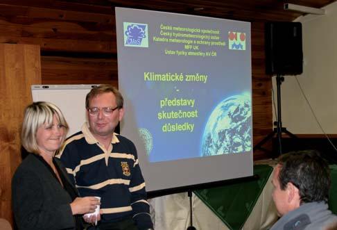 Zahájení semináře T. Míková (Česká televize, Národní klimatický program ČR, T. Halenka, předseda České meteorologické společnosti, MFF UK, Katedra meteorologie a ochrany prostředí). Foto O.