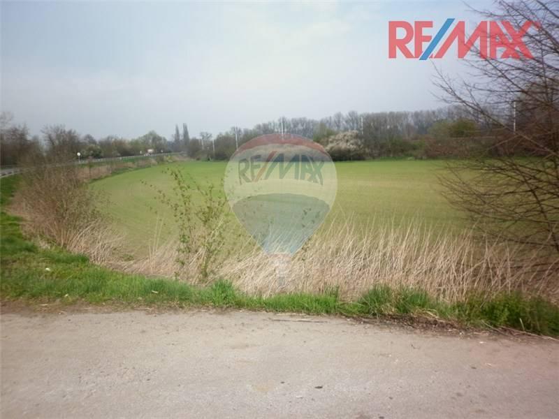 15 Pozemek, Kunčice Realitní server: Reality IDnes Kód nabídky: IDNES-0481 http://reality.idnes.cz MoniT-ID: 2836BB Nabídková cena: 67 305, Kč vč.