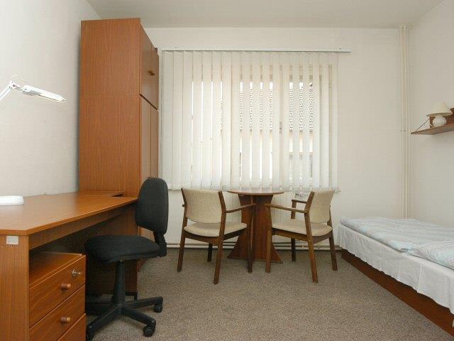 UNI hotel Grohova 11, 602 00 Brno Rekonstruovaný dům v centru Brna v bezprostřední blízkosti Filozofické fakulty MU.