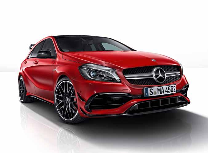 Sportovní podvozek AMG RIDE CONTROL s adaptivním nastavením tlumení ve dvou stupních a s doplňkovým jízdním programem RACE Brzdové třmeny lakované v červené barvě s černým nápisem AMG Výfukový