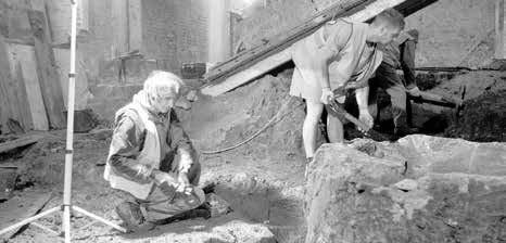 Ale pod nimi jsme narazili na období Velké Moravy, prozradil Tomáš Chrástek, vedoucí oddělení archeologie uherskohradišťského Slováckého muzea. Za doby Velké Moravě bylo všechno jinak než dnes.