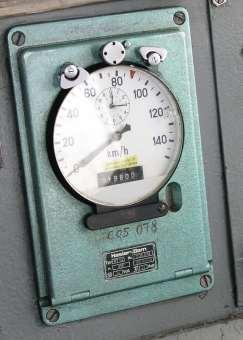 Elektroncké regstrační rychloměry záznam sledovaných velčn je realzován na elektroncký záznamový nosč, nejčastěj EPROM kartu. 3.1.2.