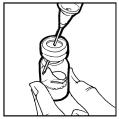 - Zoberte injekčnú liekovku s rozpúšťadlom, jednorazovú injekčnú striekačku (napr. 2 ml striekačku) a ihlu (napr. 0,33 mm x 12,7 mm).