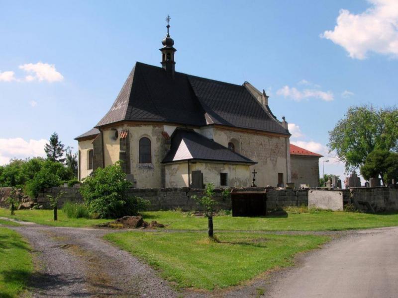 Obrázek 15: Kostel Nejsvětější Trojice, Všeborsko (Obrubce) Kostel Nanebevzetí Panny Marie, Katusice V obci Katusice stojí na náměstí kostel Nanebevzetí Panny Marie, postavený v roce 1853.