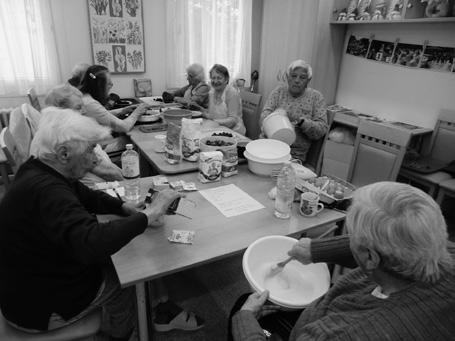 Tyto speciálně navržené panenky postupně zavádíme do praxe, aby pomohly zkvalitnit a zpříjemnit život uživatelům žijícím v našem Domově.