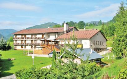 Hotel sa nachádza na Horehroní, v blízkosti dediny Hronec,