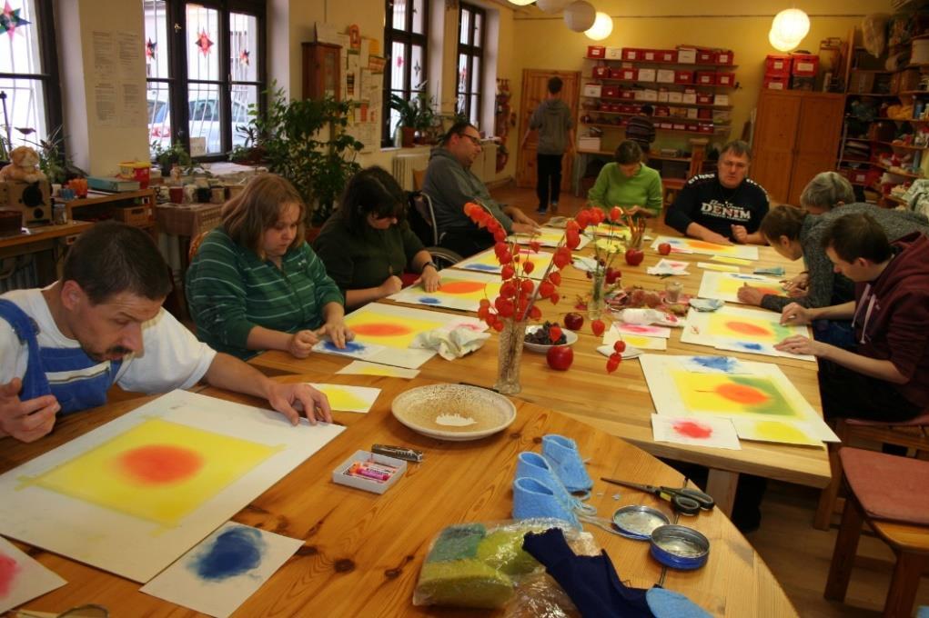 Hodiny skupinové arteterapie V letošním roce probíhaly v úterý hodiny arteterapie pro naše