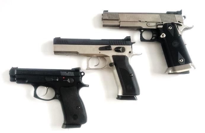Tabulka 5: Parametry zbraně STI Eagle STI 2011 Eagle Ráže 9 x 19 Funkce spoušťového SA mechanismu Celkové 138x40x220 Bezpečnostní prvky Manuální pojistka rozměry (v/š/d) mm Délka hlavně 127 mm