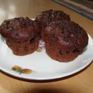 Recepty Potřebujeme: Domácí čokoládové muffiny 1 ks vejce, 150 ml mléko, 50 g cukr krupice, 30 g kakao, 1 balíček
