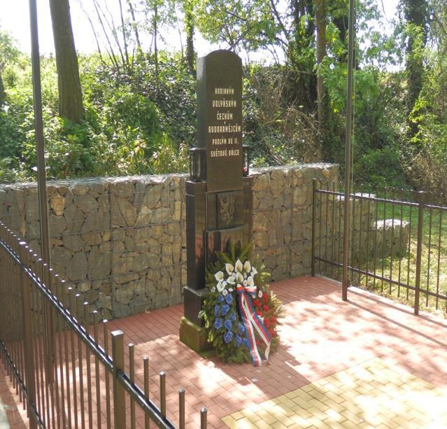 Byly vybudovány nové parkovací plochy a chodníky, téměř dokončena byla příprava pozemků pro výstavbu rodinných domů v Zadním Újezdě.
