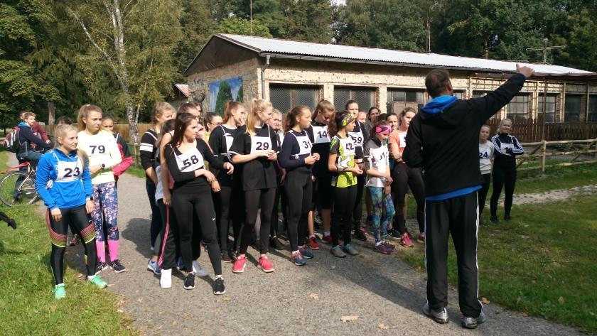 ) a po bojovném výkonu těsná porážka znamenala zisk stříbrných medailí. Ve streetbalu, resp. basketbalu 3 x 3, dívky zvítězily, a tak získaly právo postupu do krajského kola.