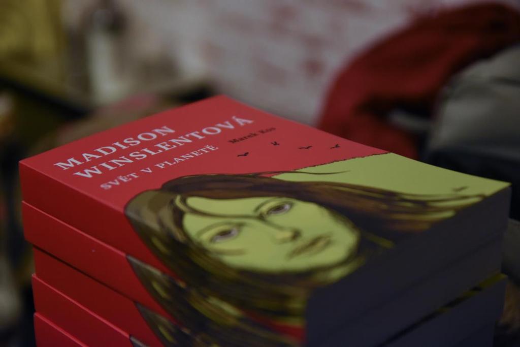 UDÁLOST MĚSÍCE Křest Markovy knihy Dagmar Nováková Napsat a vydat vlastní knihu - o tom sní možná leckterý talentovaný teenager. Marek Kos ze druhého ročníku tuto vizi dotáhl až do konce.