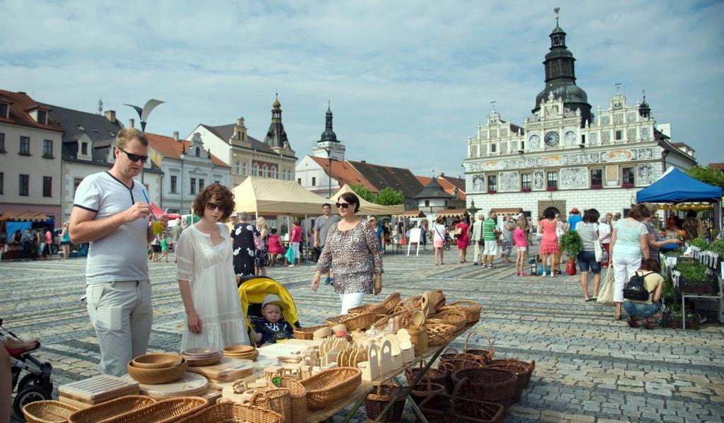 2. ÚVOD 2.1 DSO STŘÍBRSKÝ REGION A ČINNOST CENTRA SPOLEČNÝCH SLUŽEB V průběhu roku 1999 se ve východní části okresu Tachov začal objevovat zájem obcí o společné řešení problémů nadobecního charakteru.