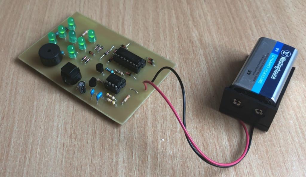 UTB ve Zlíně, Fakulta aplikované informatiky 95 6.3 Zhotovení výrobku Pro výrobu elektronické hrací kostky byl vygenerován výstupní soubor z programu EAGLE.