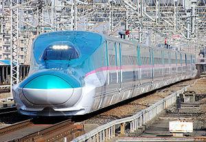 Školní kolo 4. ročník 9. JAPONSKÝ VLAK Japonský vlak Šinkansen jede rychlostí 300 km za hodinu. Pokud vyjede z nádraží v 8:50 hod. a pojede po celou dobu stejnou rychlostí (300 km/hod.