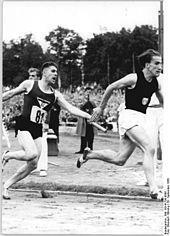 11. ŠTAFETA 4x400 m Štafetový běh běželi 4 muži. Družstvo uběhlo celou trasu 1 600 m za 3 minuty a 16 sekund.