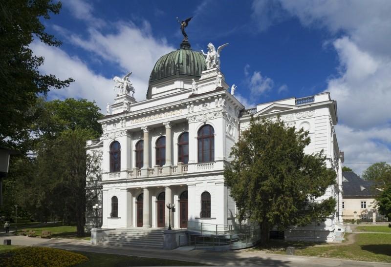 9.1.4 Slezské zemské muzeum STUDIE Slezské zemské muzeum Opava Slezské zemské muzeum, příspěvková organizace Ministerstva kultury ČR (dále SZM ), bylo založeno roku 1814 a je tak nejstarším veřejným