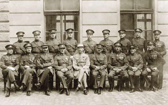 v letech první REPUBLIKY (1919 1939) V říjnu 1921 navštívil Prahu náčelník francouzského generálního štábu gen.