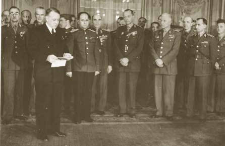 1948 náčelník hlavního štábu. 1948 1949 velitel Vojenského vědeckého ústavu. V roce 1950 přeložen do výslužby, později zatčen a odsouzen na doživotí. Zemřel ve valdické věznici.