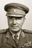 Šimon Drgáč i většina odborně způsobilých generálů, kteří se až do té doby zdáli být pro vedení KSČ přijatelní. Namísto absolventa Vysoké školy válečné byl do jeho čela postaven gen.