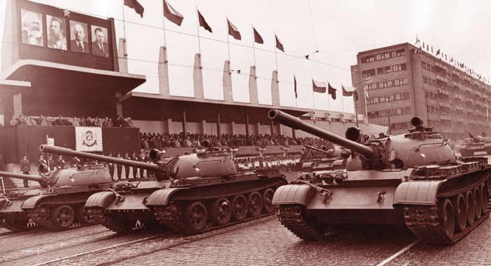 1947 1949 u VVU v Praze (profesor taktiky dělostřelectva). 1949 1950 velitel 13. divize v Karlových Varech. Od října 1950 velitel III. armádního sboru v Plzni. V letech 1951 1958 u velitelství 1.