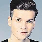 Ovšem vkolektivu se stím nejspíš jen tak někdo nepochlubí. Pánský make-up je podle vizážistů přísně utajovaná zbraň.